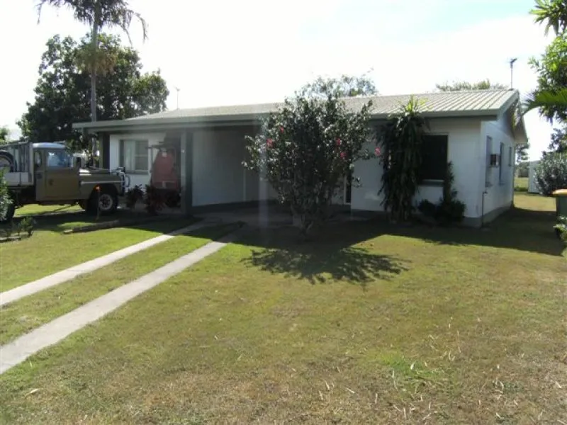 DUPLEX - 2 X 2 BEDROOM UNITS, VERY NEAT, IDEAL INVESTMENT