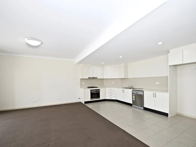 North facing modern and comfort 2-bedroom apartment!!!