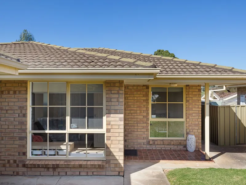 This lovely two bedroom unit presents low maintenance living in a prime location.