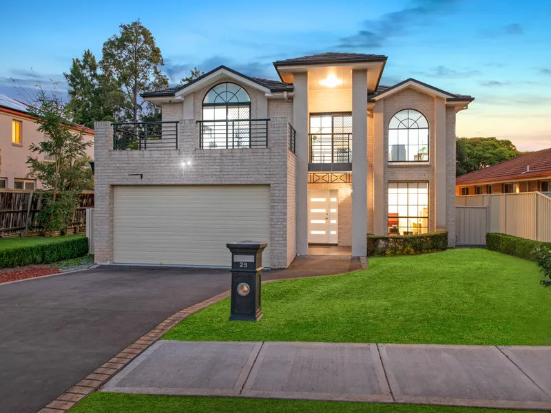 Grand Family Home In The Heart Of Kellyville