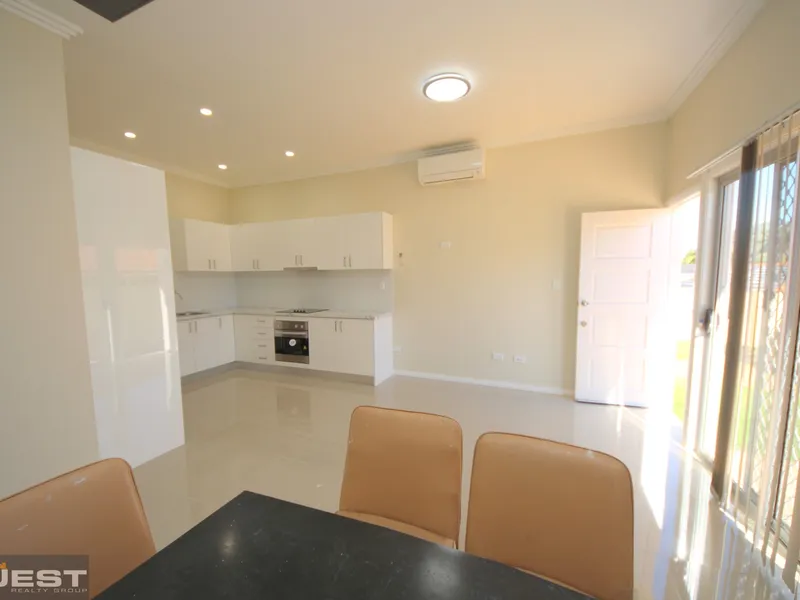 2 Bedroom Flat, in Quiet Street