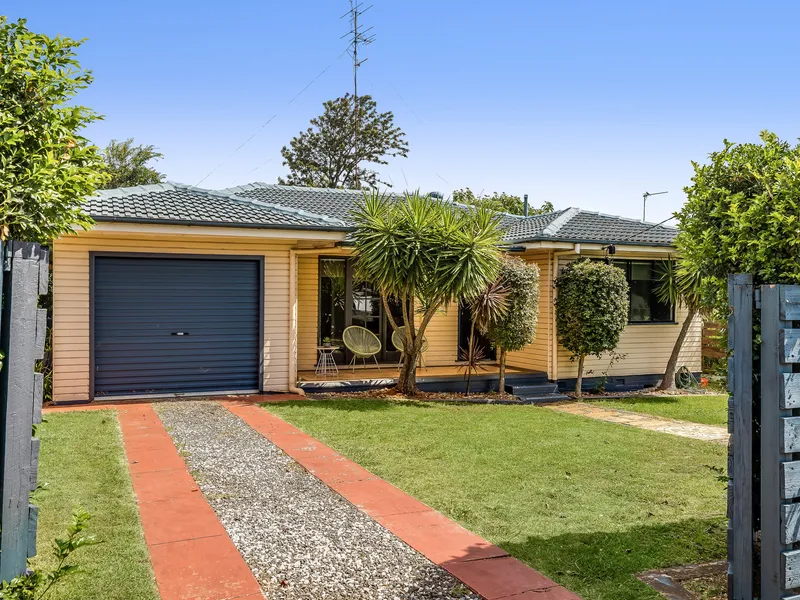 Weatherboard Cutie Centrally Located