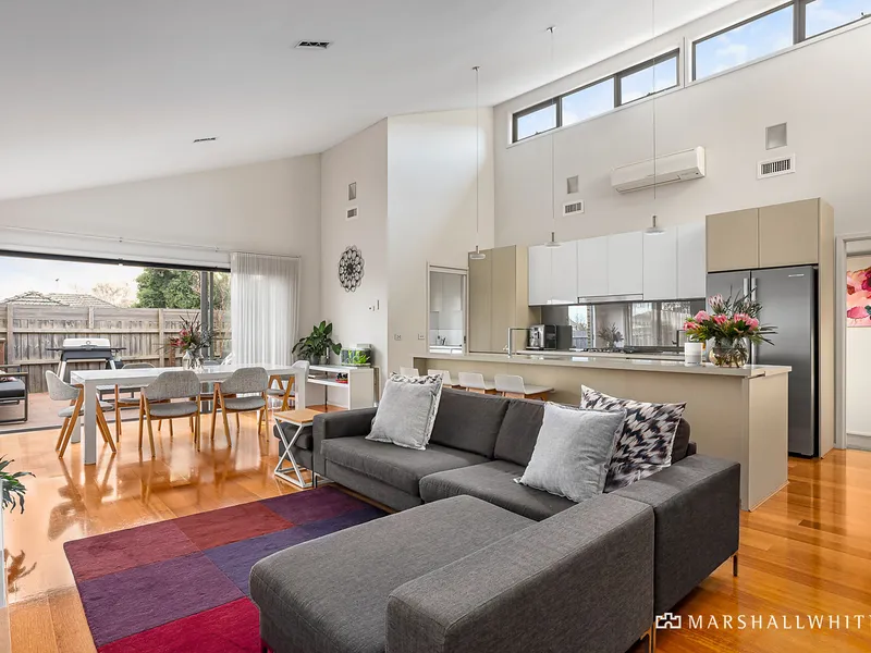 Tranquil Alfresco Entertainer