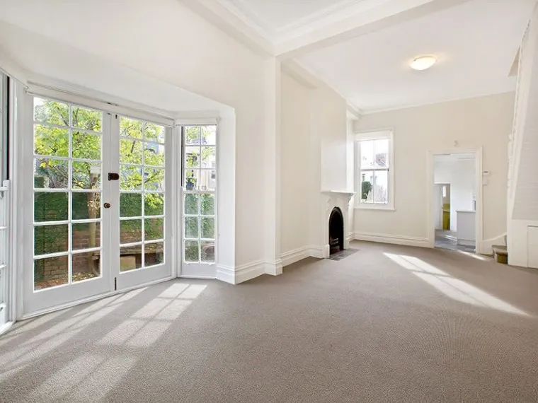 BRIGHT AND SPACIOUS TERRACE!