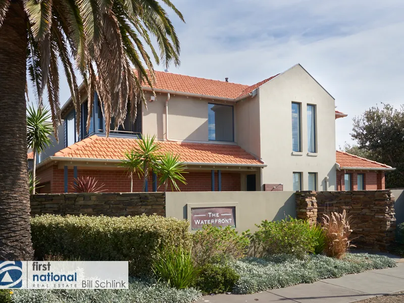 DIRECT BEACH ACCESS! FULLY FURNISHED OPTION!