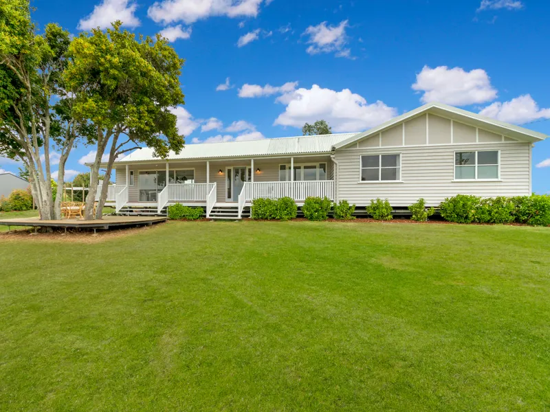 Stunning Modern Farm House with Heavenly Views