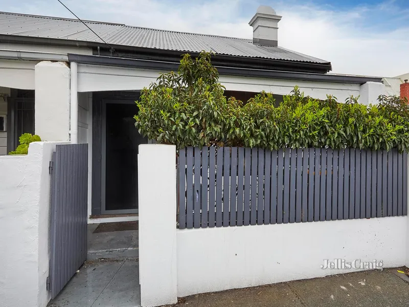 Charming cottage in coveted lifestyle locale