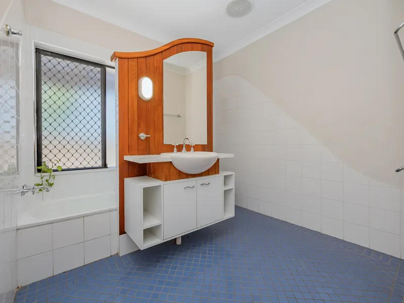 Unique 4-Bed, 2-Bath Annandale Home with Retro Vibes, Outdoor Ensuite, and Distinctive Layout!