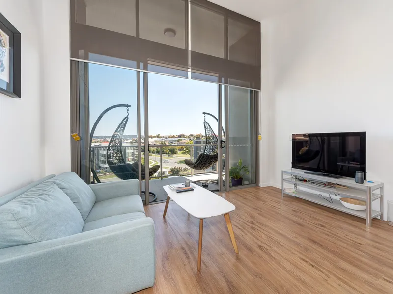 STUNNING APARTMENT IN VARSITY LAKES! CLOSE TO EVERYTHING!