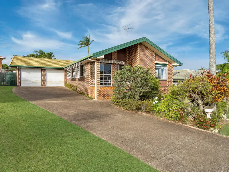 Family home walking distance to Sunnybank Hills Shoppingtown! 