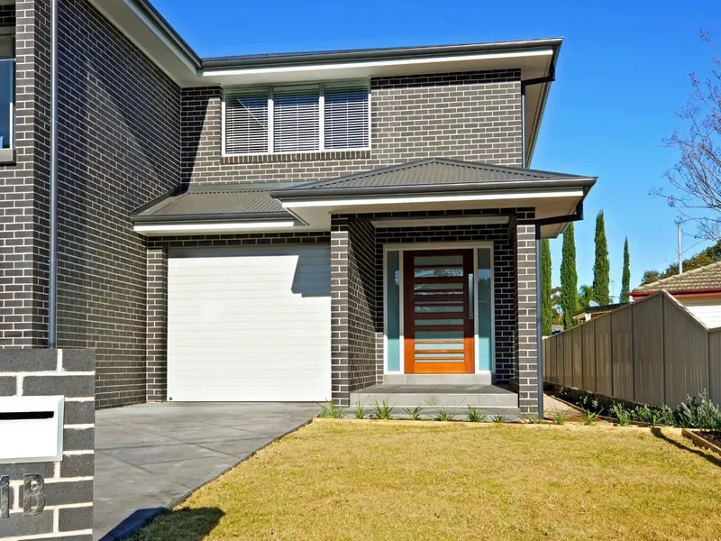 Modern, Stylish Duplex!