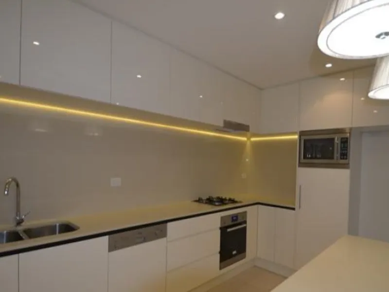 Spacious 2 Bedrooms Apartment with Natural Light Filled Throughout