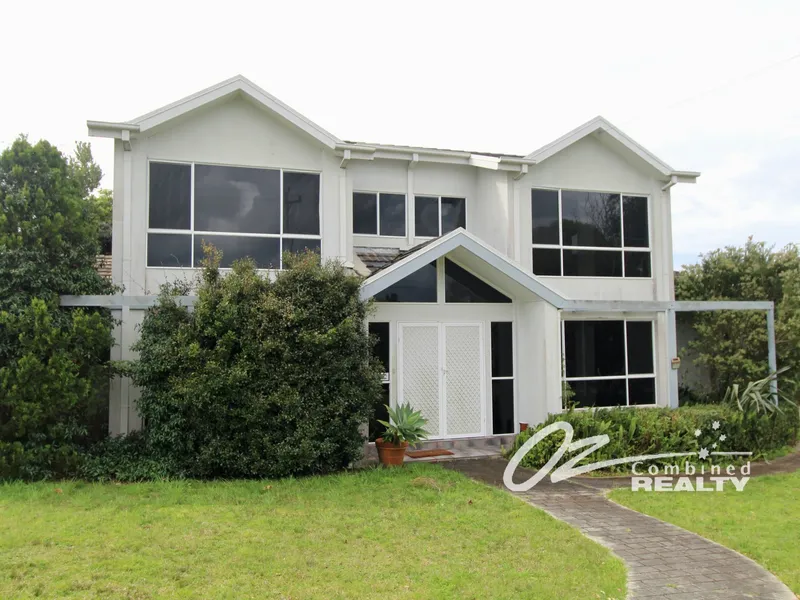 Large Family Home in Vincentia