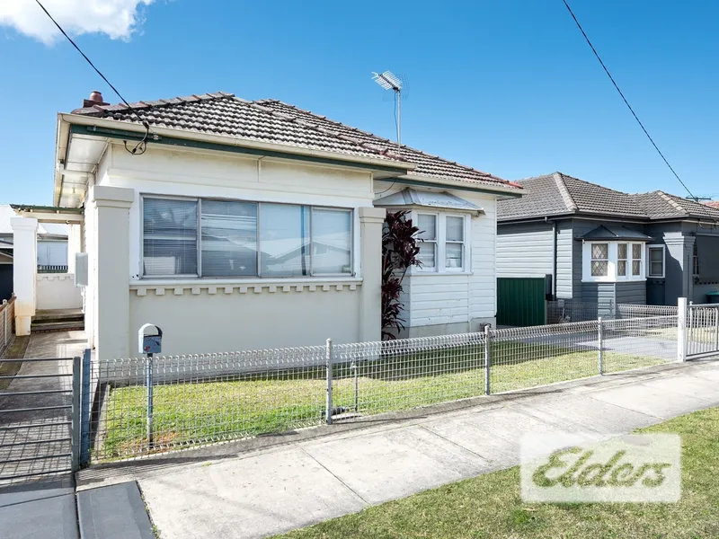 Touches of Charm, 3 Bedrooms & Very Convenient