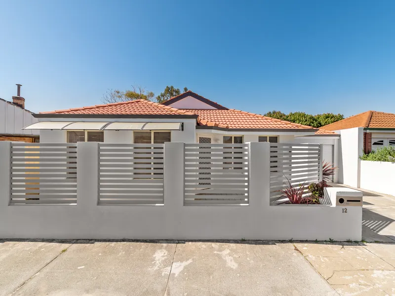 AFFORDABLE 4 BEDROOM, 2 BATHROOM STREET FRONT HOME!!