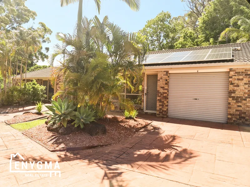 Fully Renovated Ashmore Beauty!