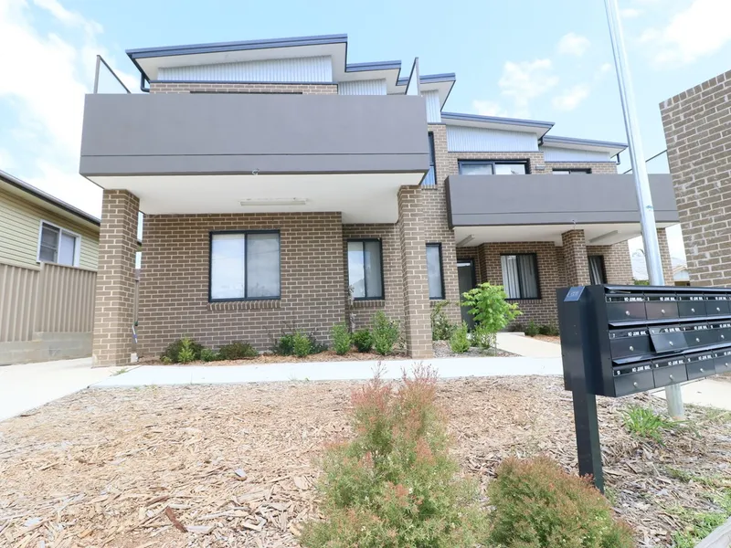 NEAR NEW U NIT - OLD TOONGABBIE