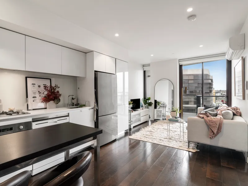 Superb Style & Stunning Views In An Exclusive Setting