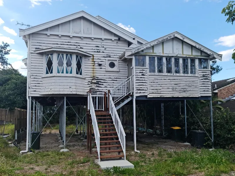 1935 Classic Queenslander Raised & Ready for Renos.
