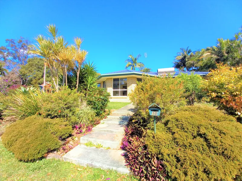 4 Bed Family Home with Mountain Views!