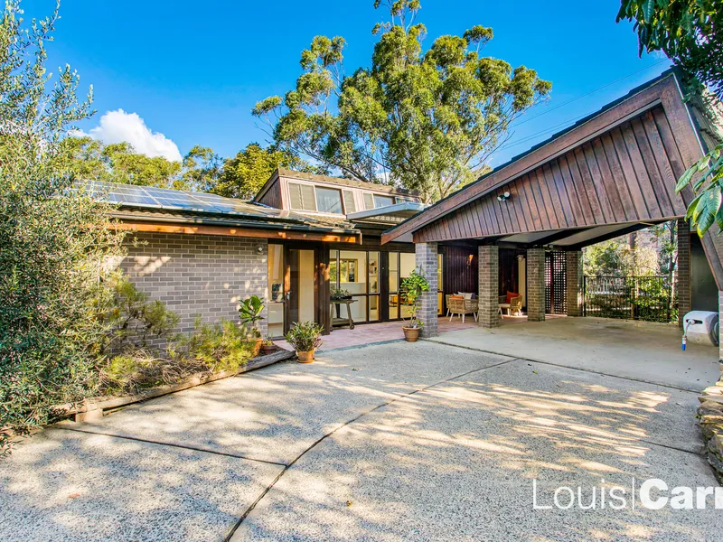 Creative style with natural bush surrounds