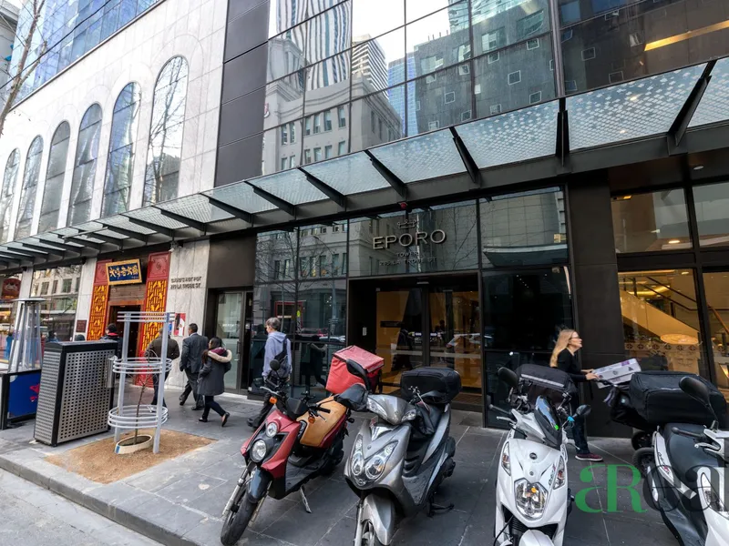 Stunning Two Bedroom Apartment with Carpark in CBD