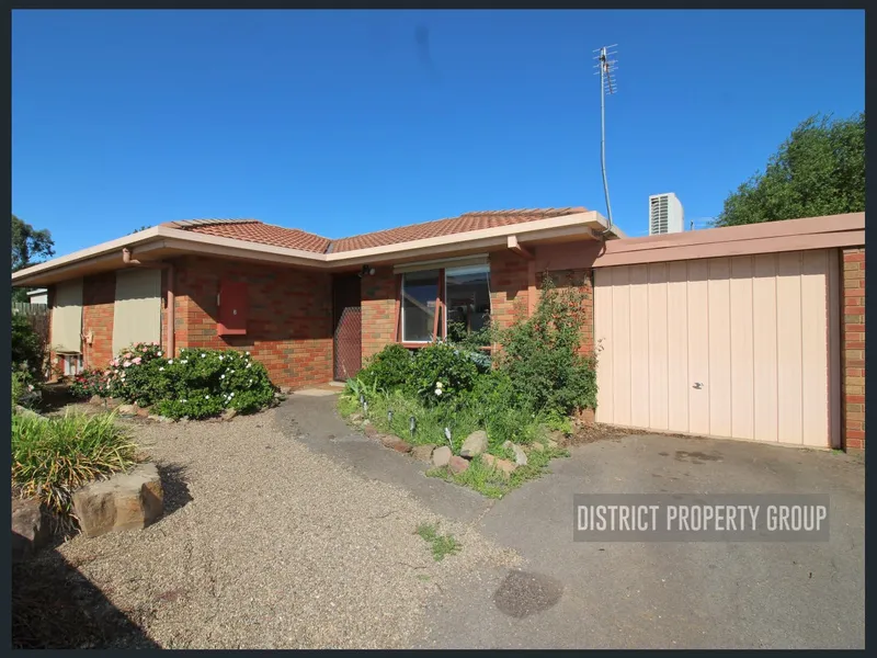 IDEAL LOW MAINTENANCE UNIT IN QUIET LOCATION