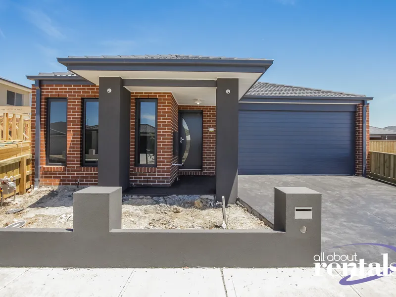 THREE BEDROOM HOME IN THE HEART OF PAKENHAM!