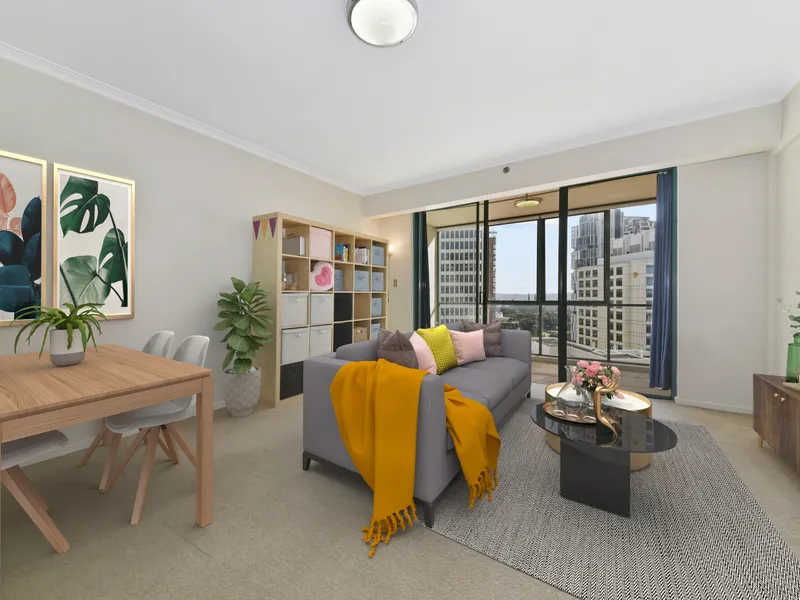 DO NOT MISS OUT THIS PROPERTY. 3 GARAGE IN HAYMARKET