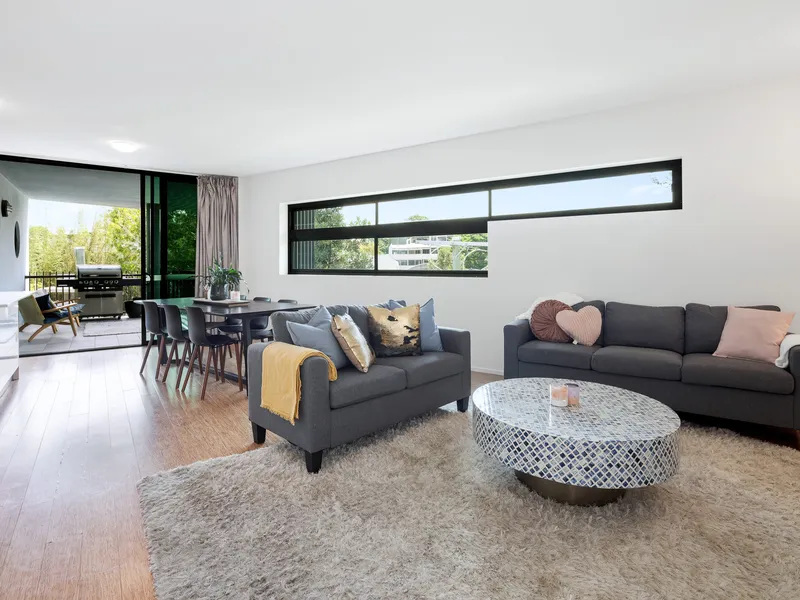 Executive Apartment, Modern Living at its Finest!