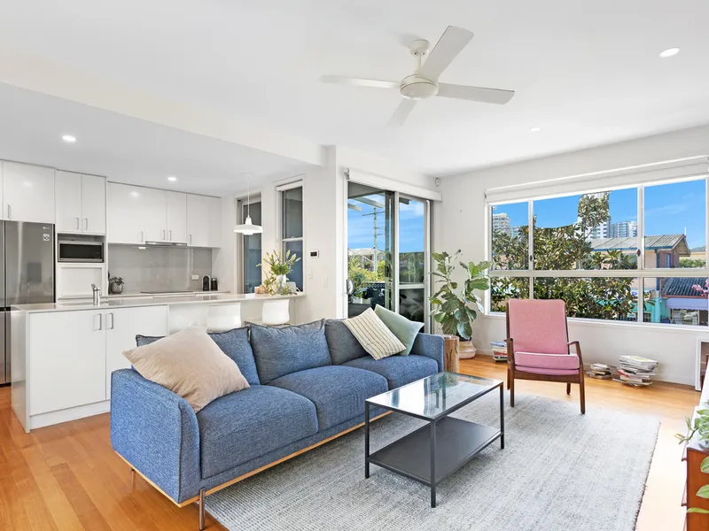 Beach Lifestyle in Modern Townhouse