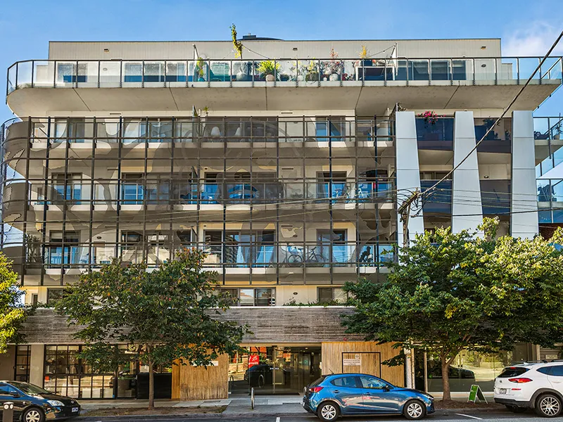 Style, Luxury and Location makes this Apartment stand out from the rest.