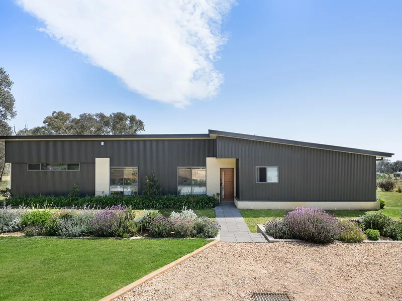 Architecturally Designed Solar Passive Haven in Molong!
