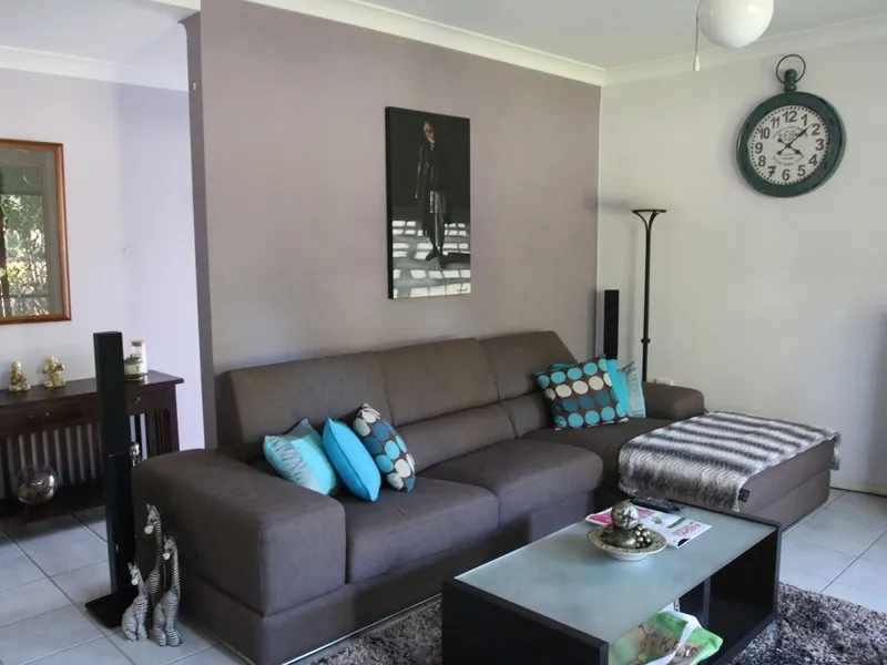 MASSIVE GROUND LEVEL APARTMENT