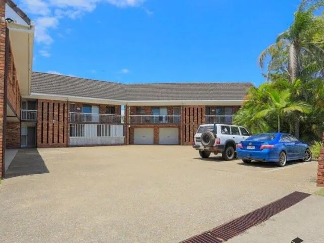 Fantastic Location At A Bargain Price !