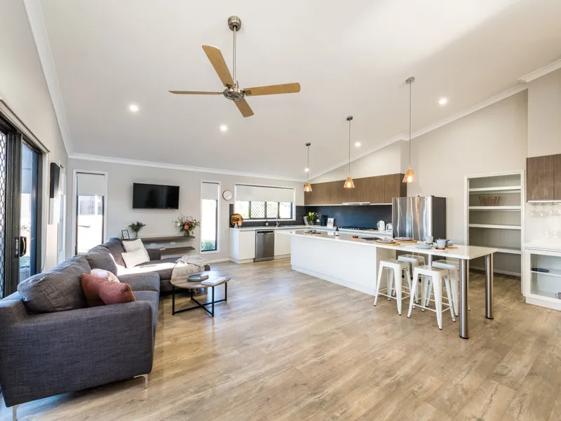 Modern Home with Exquisite Features!