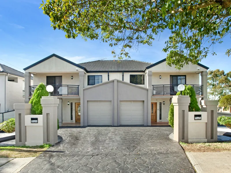 HUGE 2 STOREY DUPLEX IN EXCELLENT CONDITION