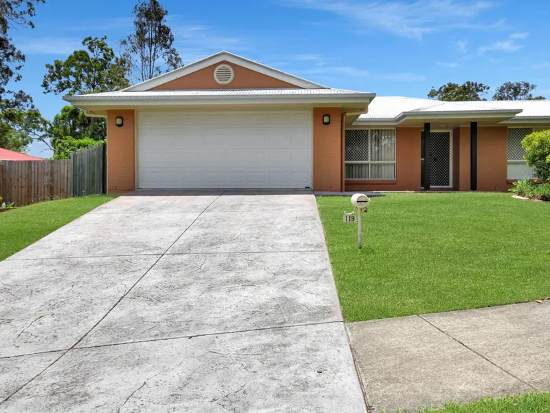 LARGE MODERN FAMILY HOME IN COALFALLS