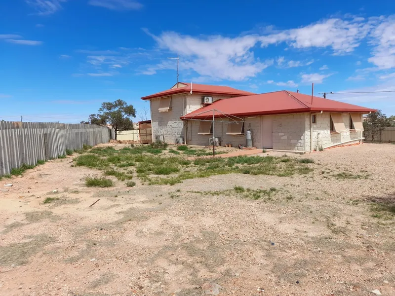 Tinge of Tuscany - Delightful Two Storey Home with excellent views