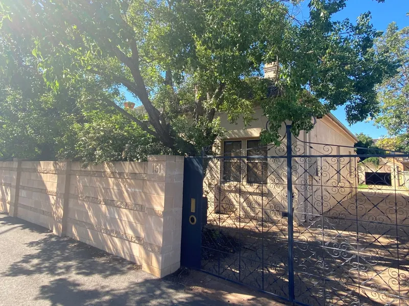 THREE BEDROOM HOME IN CENTRAL DUBBO