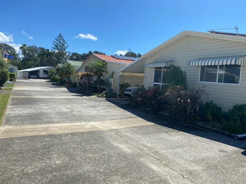 RENOVATED HOME IN BROADWATER VILLIAGE 