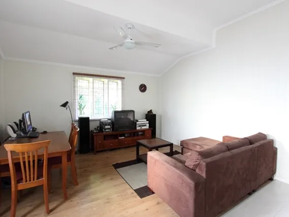 EXCELLENT LOCATION AFFORDABLE ONE BEDROOM UNIT CLOSE TO CBD