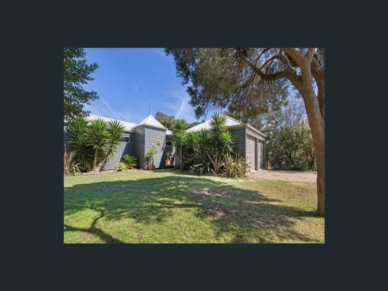 Superb Sorrento Beach Home 