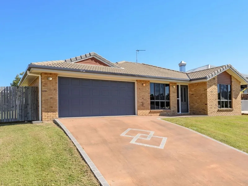 Family Living w/ Side Access and Big Yard!