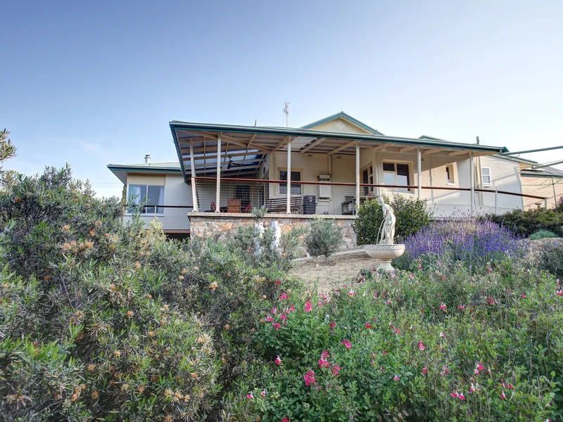 2.28 Ha. (7acre) Farmlet  situated 5 km’s  north of Port Lincoln.