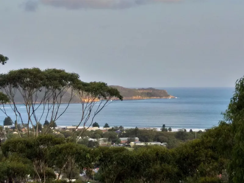 Umina Heights 2 bed Apartment with Views