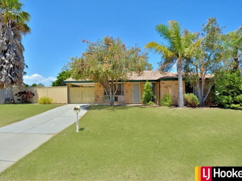 Close location to Forum Shopping Centre, school, transport and town.