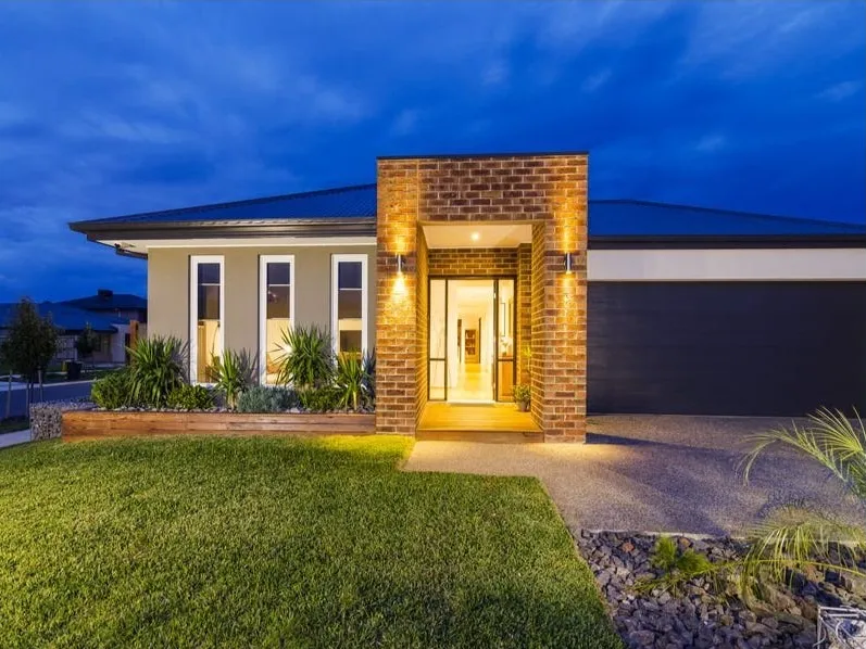 Gorgeous Home in Point Cook!