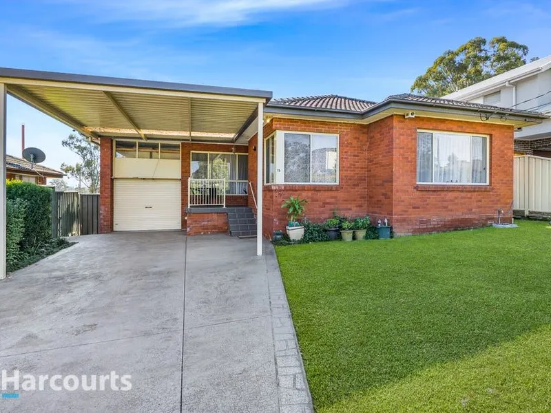 Stunning 4 bedroom Home with Pool