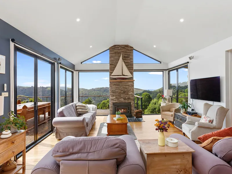 LUX HILLSIDE HIDEAWAY